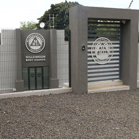 Millennium Body Guards Guesthouse Hartbeespoort Exterior photo
